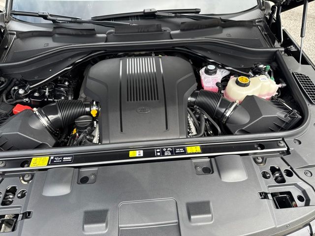 2025 Land Rover Range Rover Sport SE photo 16