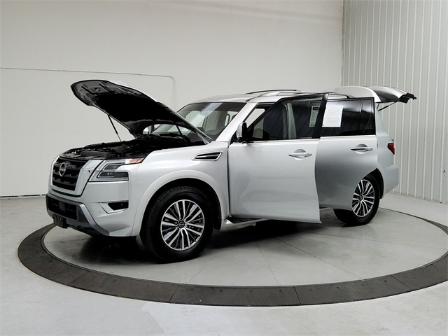 2023 Nissan Armada SL photo 9