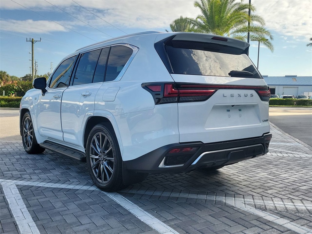 2024 Lexus LX 600 F SPORT photo 4
