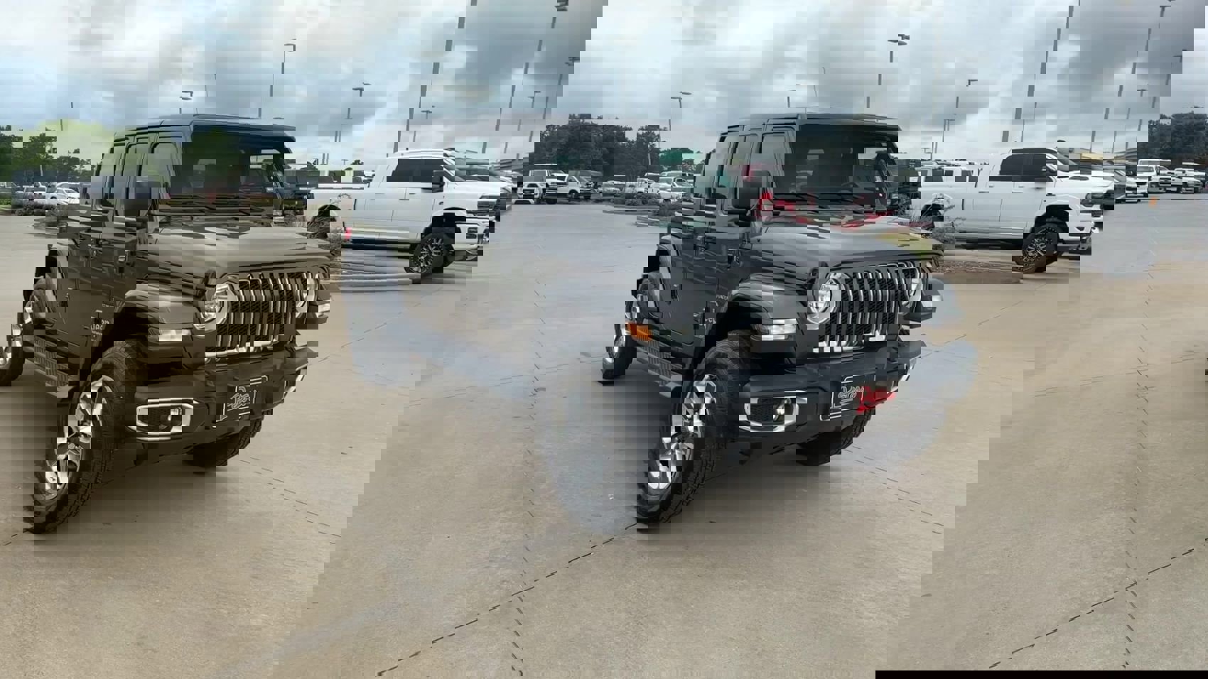 2020 Jeep Wrangler Unlimited Sahara photo 2