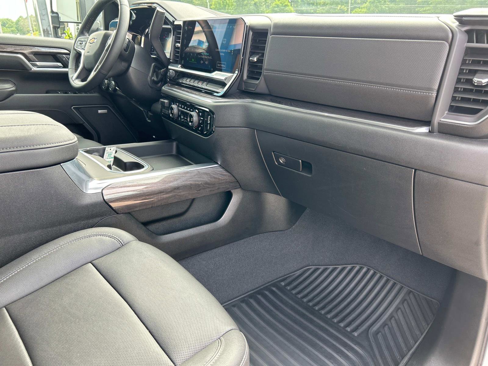 2024 Chevrolet Silverado 3500HD LTZ photo 21