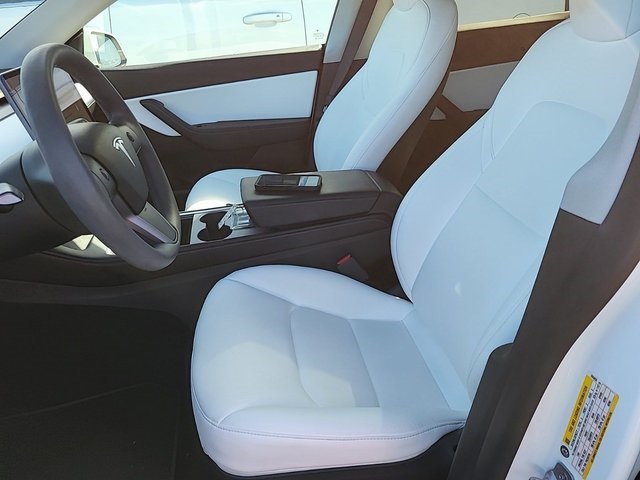 Used 2021 Tesla Model Y Long Range with VIN 5YJYGDEE8MF285855 for sale in Northfield, Minnesota