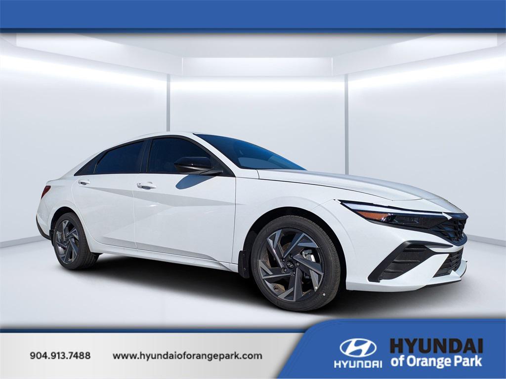 2025 Hyundai Elantra SEL's photo