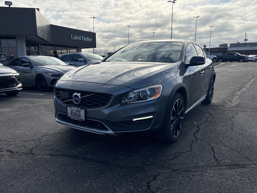 2018 Volvo S60 Platinum's photo