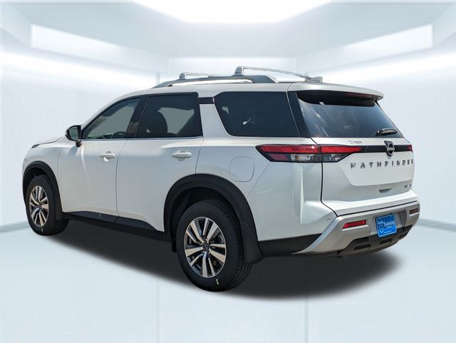 2025 Nissan Pathfinder SL photo 3