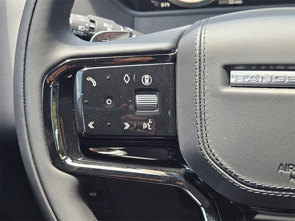 2026 Land Rover Range Rover Velar SE photo 23
