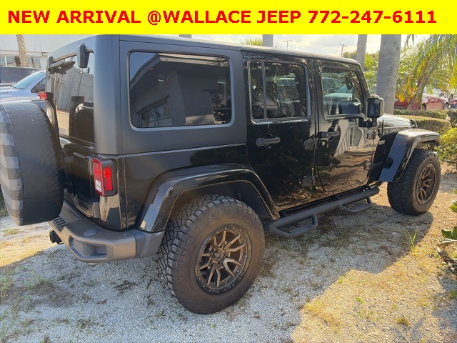 2016 Jeep Wrangler Unlimited Sahara photo 2