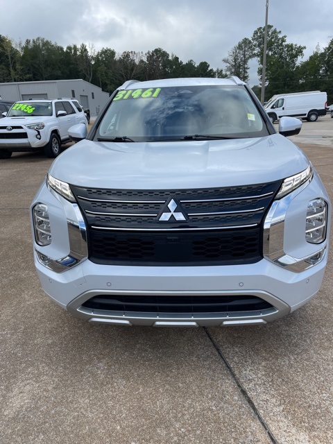 2023 Mitsubishi Outlander SEL photo 2