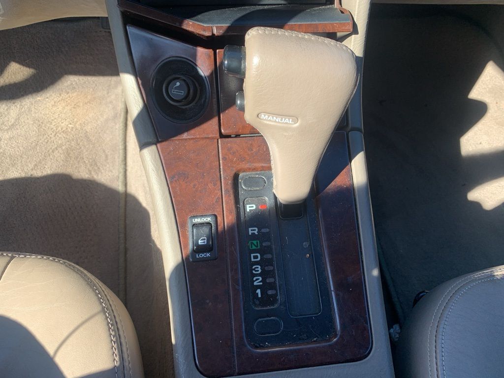 1994 Subaru SVX photo 12