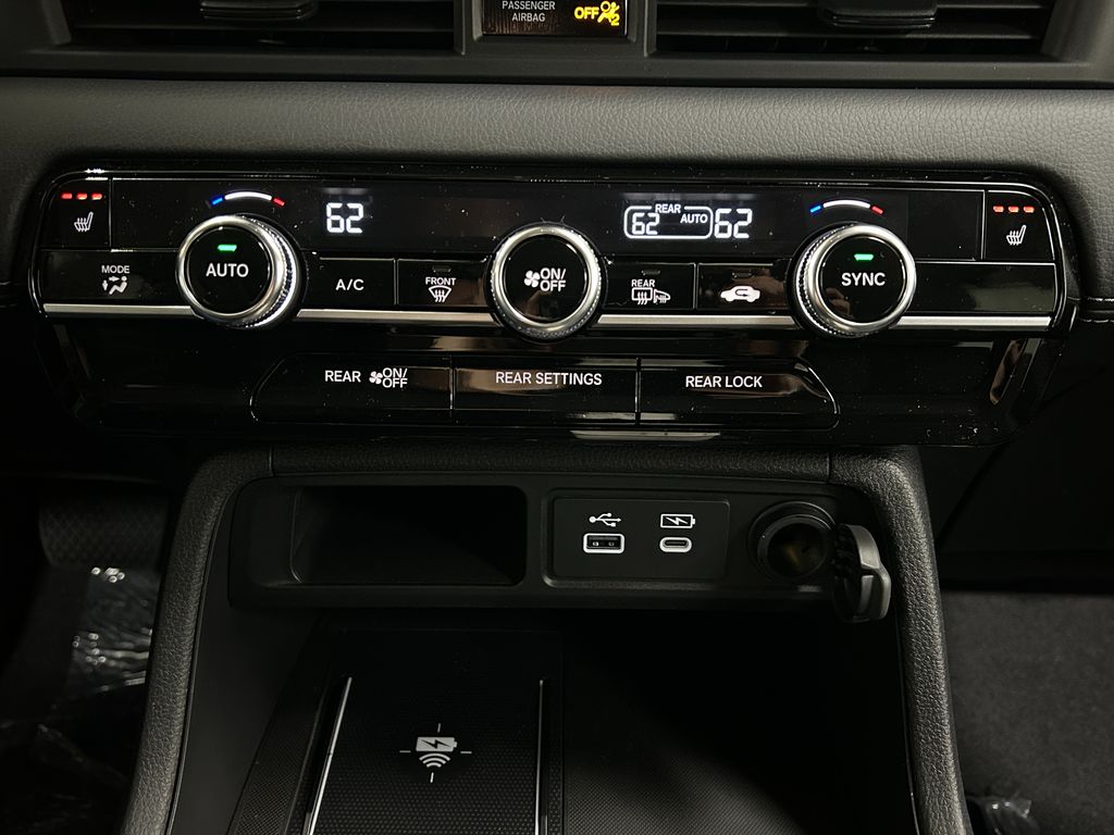 2025 Honda Pilot Touring photo 19