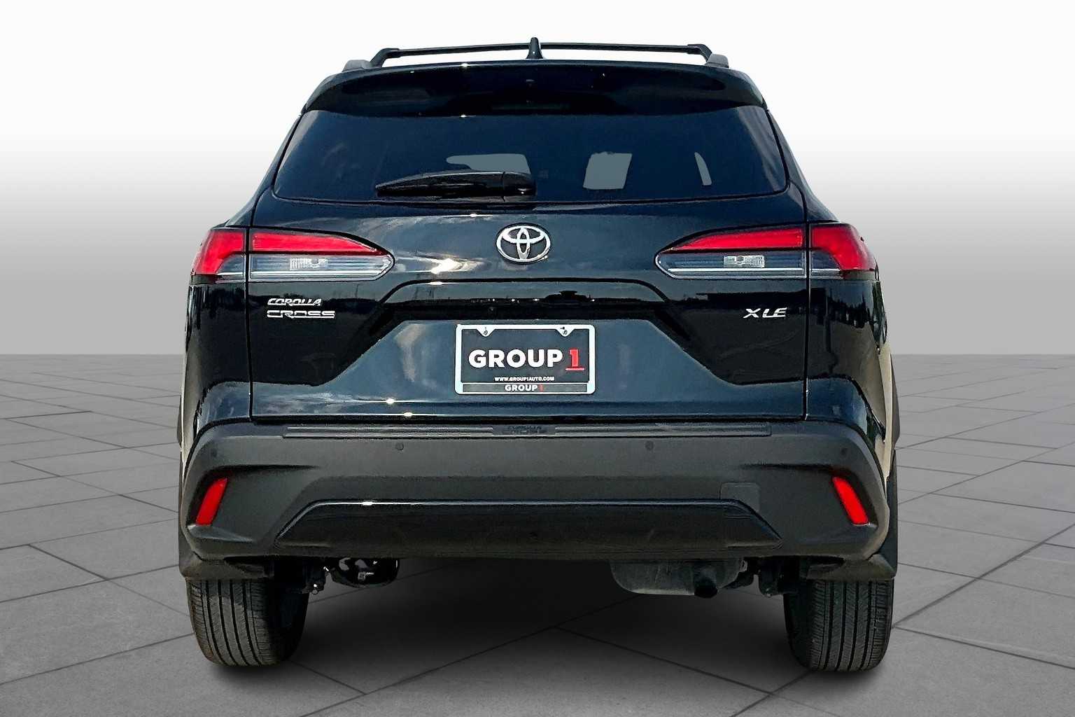 2024 Toyota Corolla Cross XLE photo 4