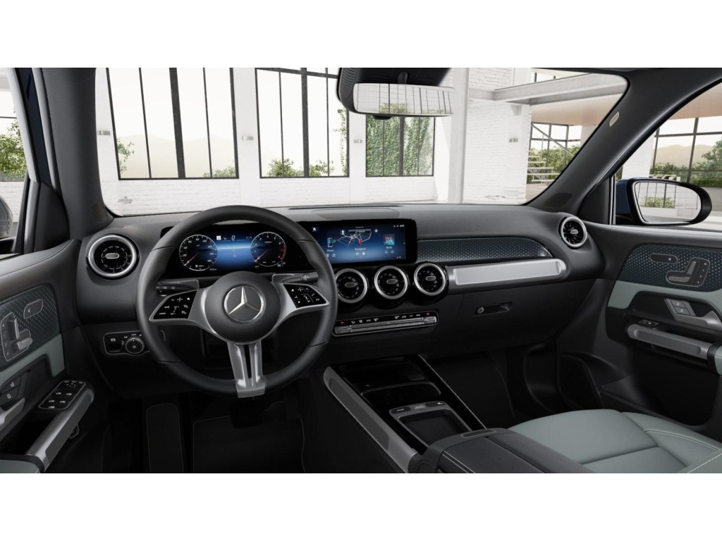 2026 Mercedes Benz GLB 250 photo 3