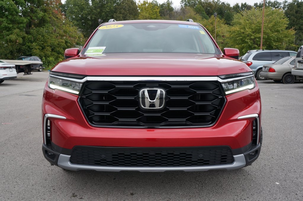 2025 Honda Pilot Touring photo 2