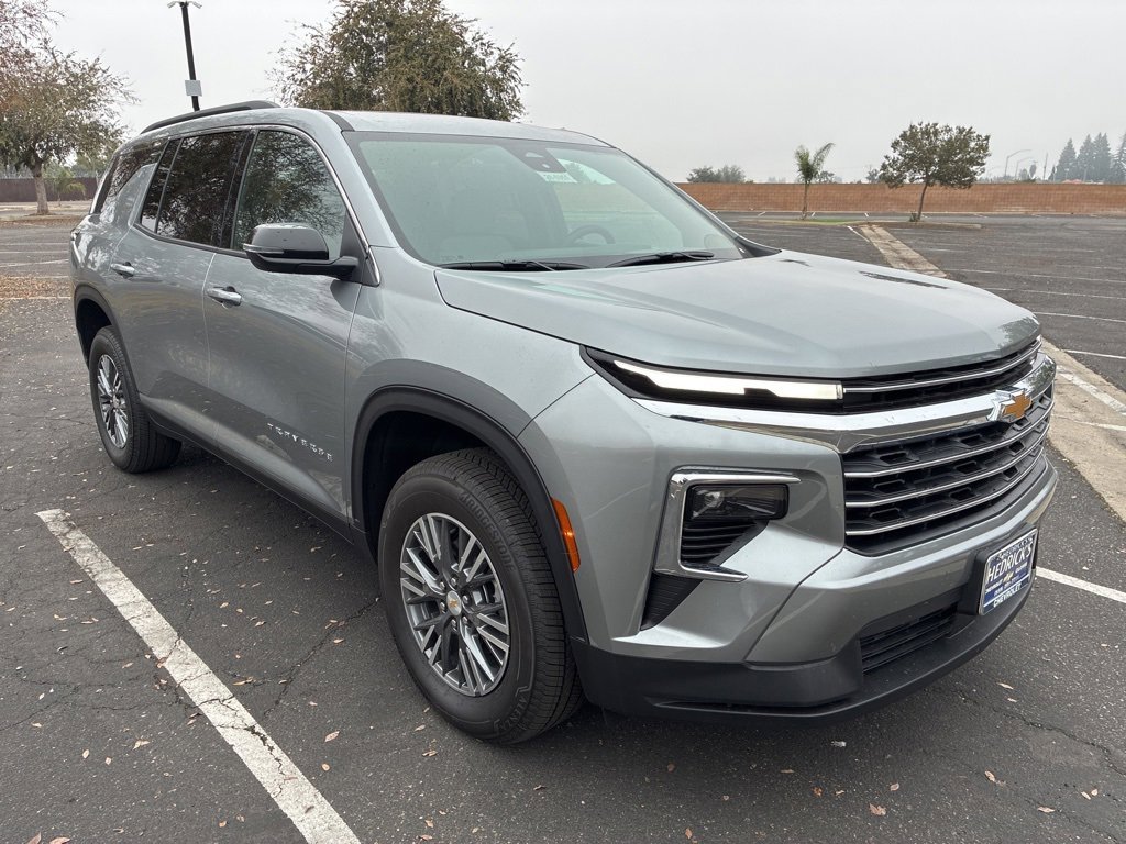 2026 Chevrolet Traverse LT's photo