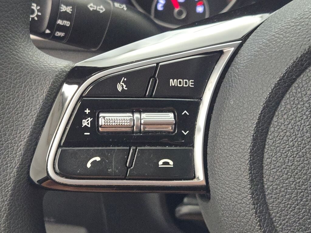 2020 Kia Optima LX photo 23