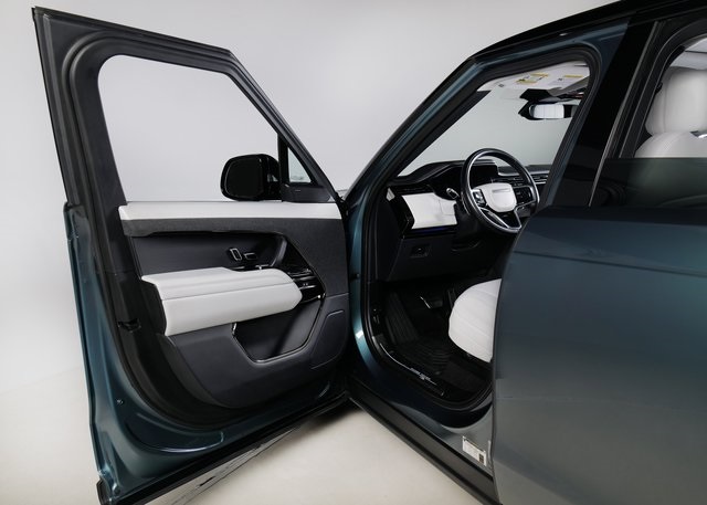 2023 Land Rover Range Rover Sport SE photo 24