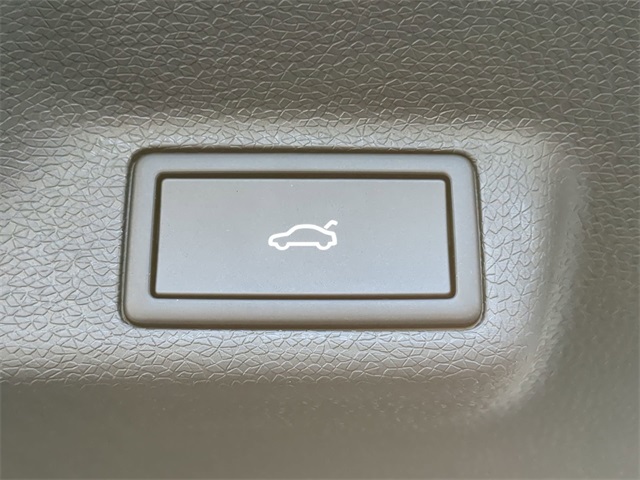 2025 Volkswagen ID. Buzz Pro Plus photo 10