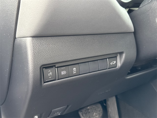 2021 Toyota Venza LE photo 11