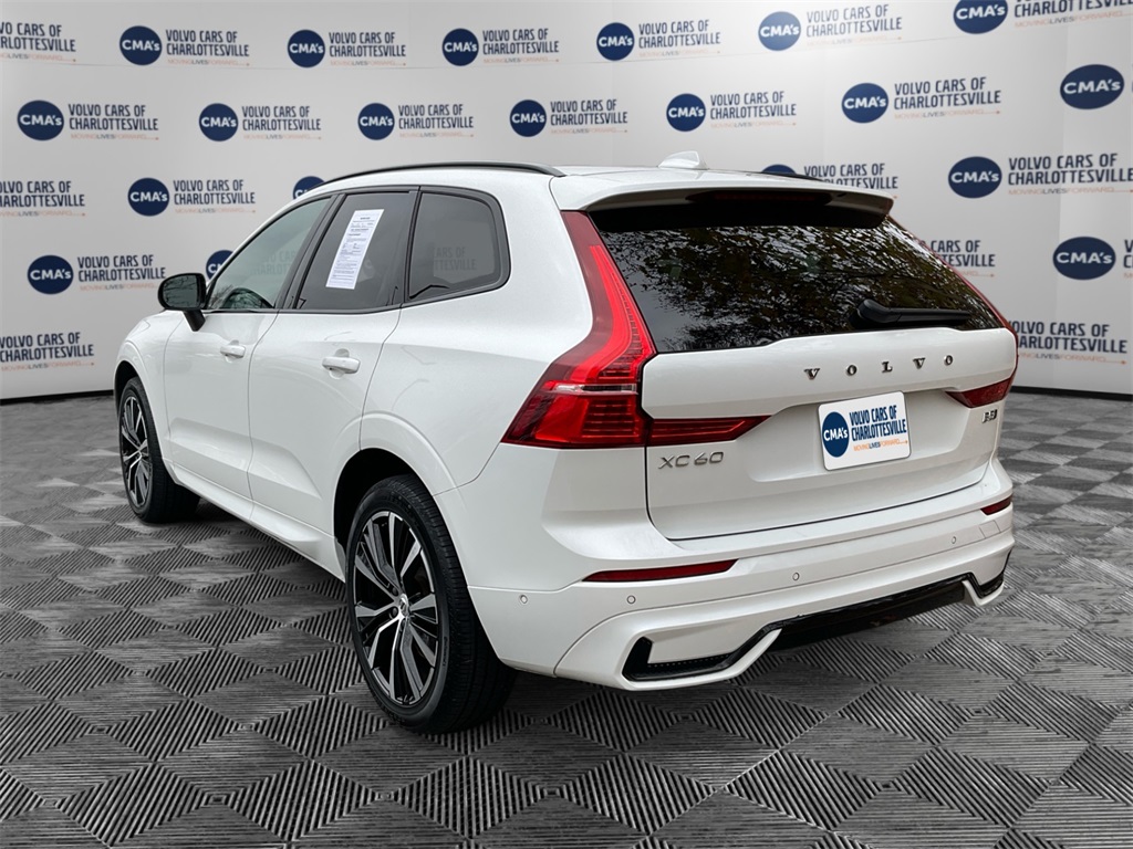 2023 Volvo XC60 B5 Plus photo 3