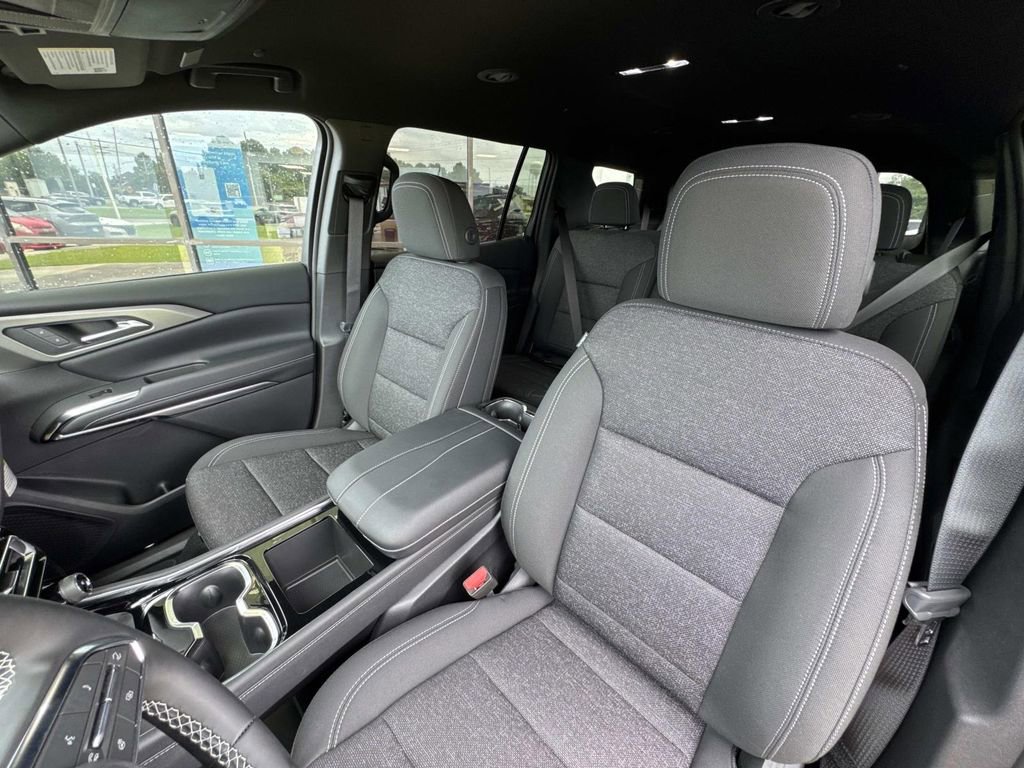 2025 Chevrolet Traverse photo 43