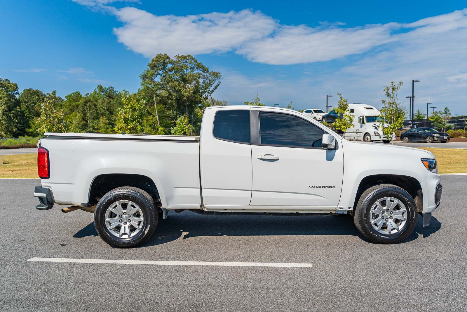 2022 Chevrolet Colorado LT photo 6