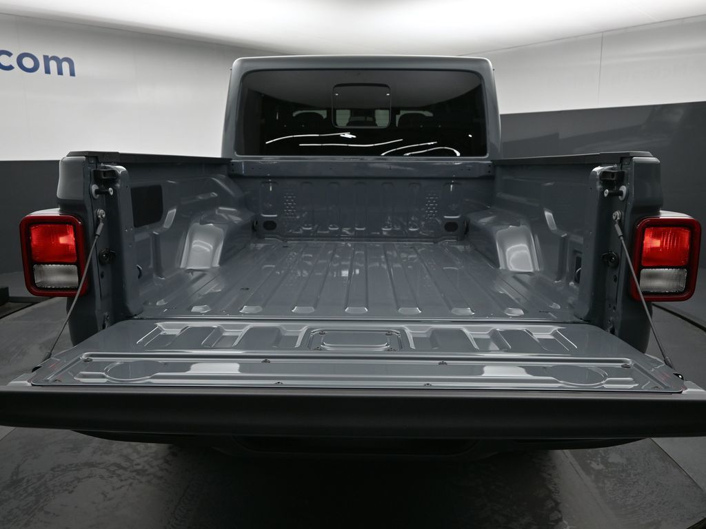2025 Jeep Gladiator Sport photo 7
