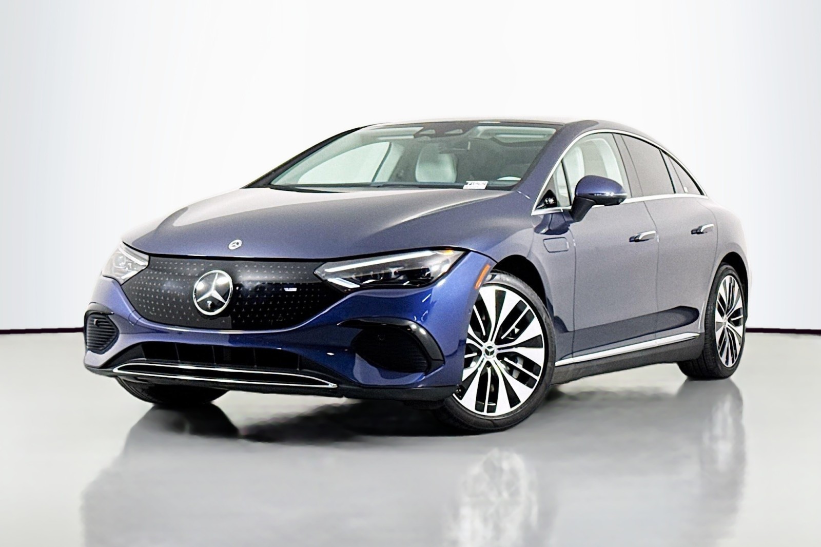 2024 Mercedes-Benz EQE Base's photo