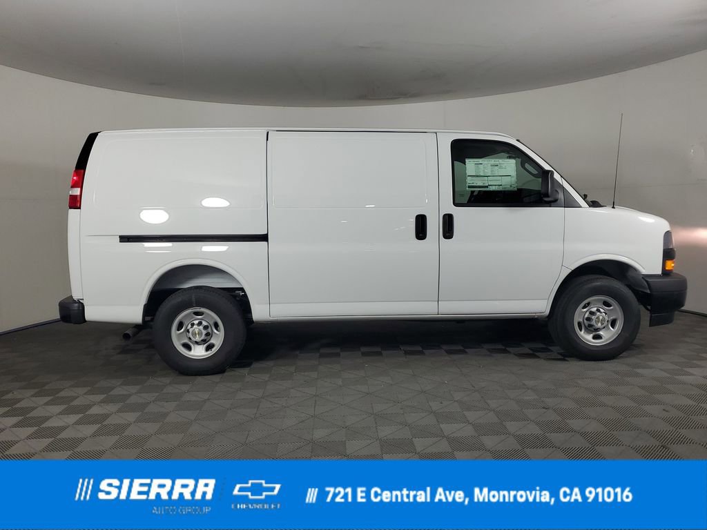 2025 Chevrolet Express Cargo Work Van's photo