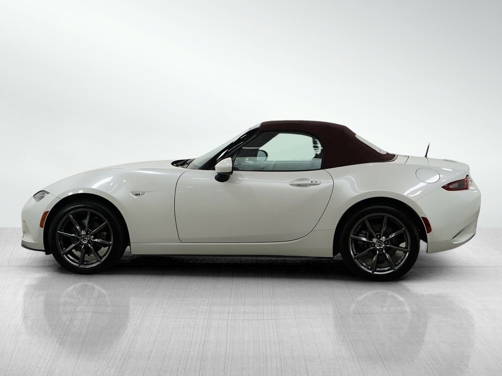 Used 2018 Mazda MX-5 Miata Grand Touring with VIN JM1NDAD70J0202202 for sale in Burnsville, Minnesota