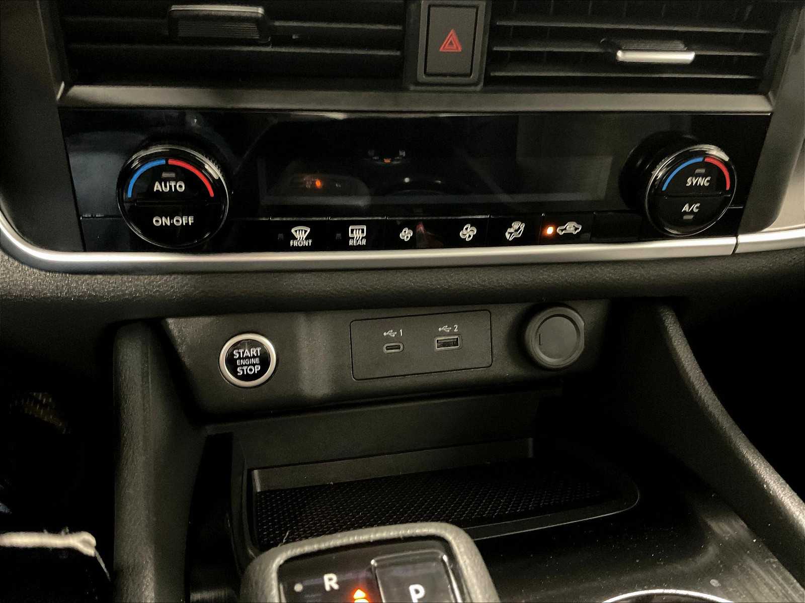2023 Nissan Rogue SV photo 25