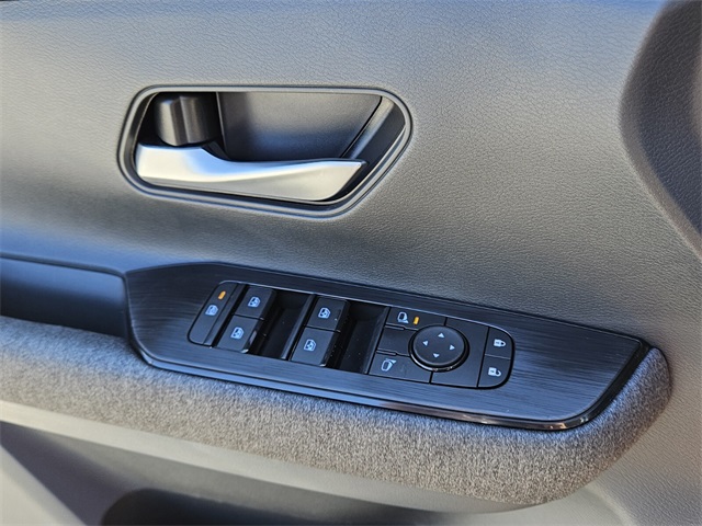 2025 Nissan Kicks SV photo 25
