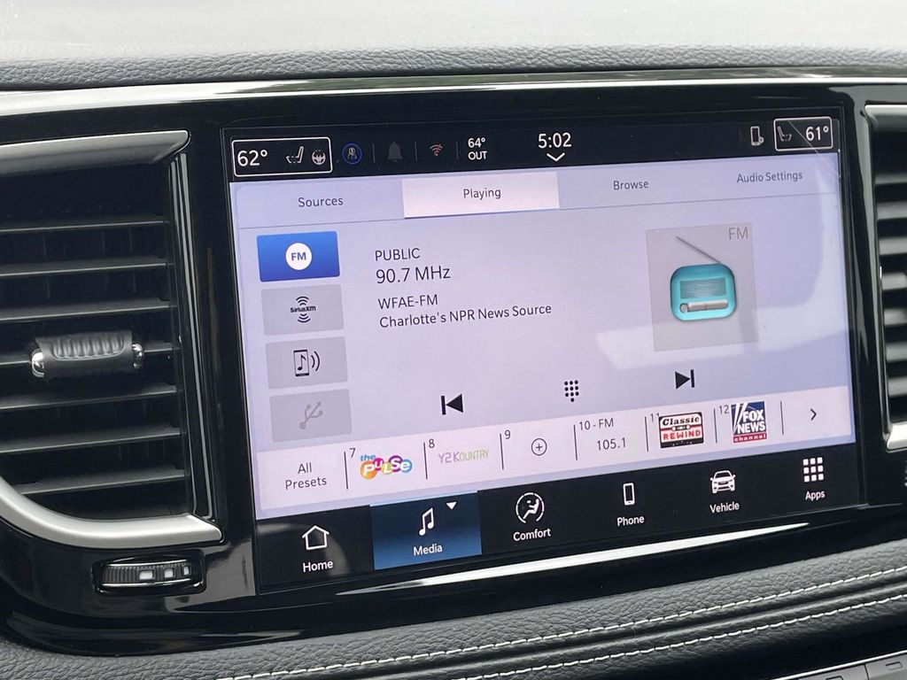 2025 Chrysler Pacifica photo 34