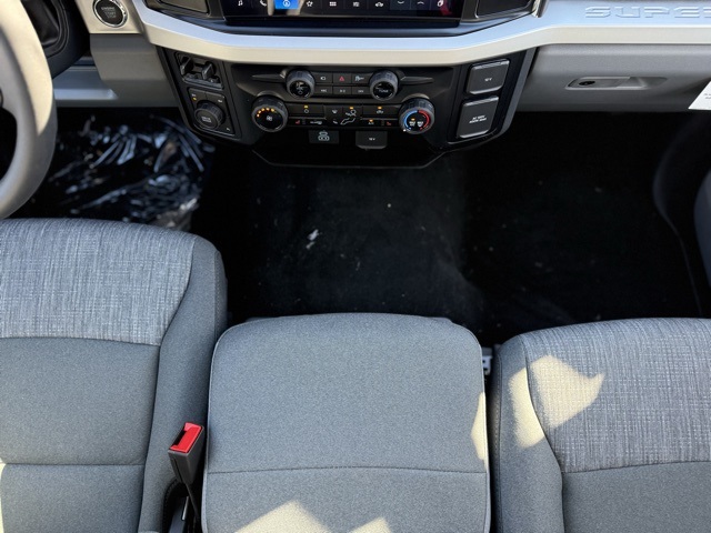 2026 Ford F-350 XLT photo 27