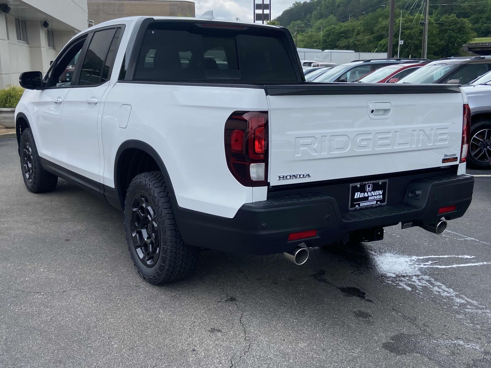 2025 Honda Ridgeline TrailSport photo 3