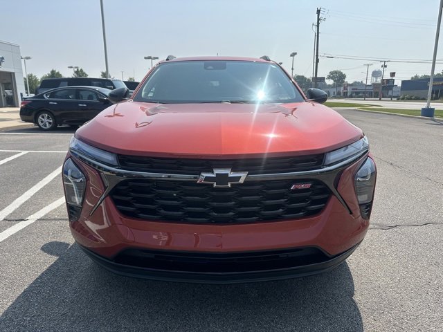 2024 Chevrolet Trax photo 2