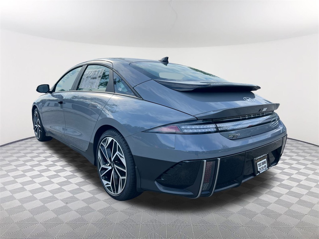 2025 Hyundai Ioniq 6 SEL photo 7