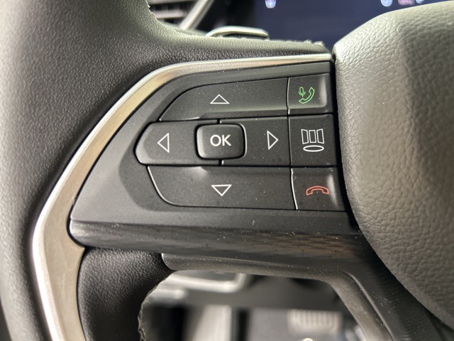 2025 Jeep Grand Cherokee Laredo Altitude photo 22