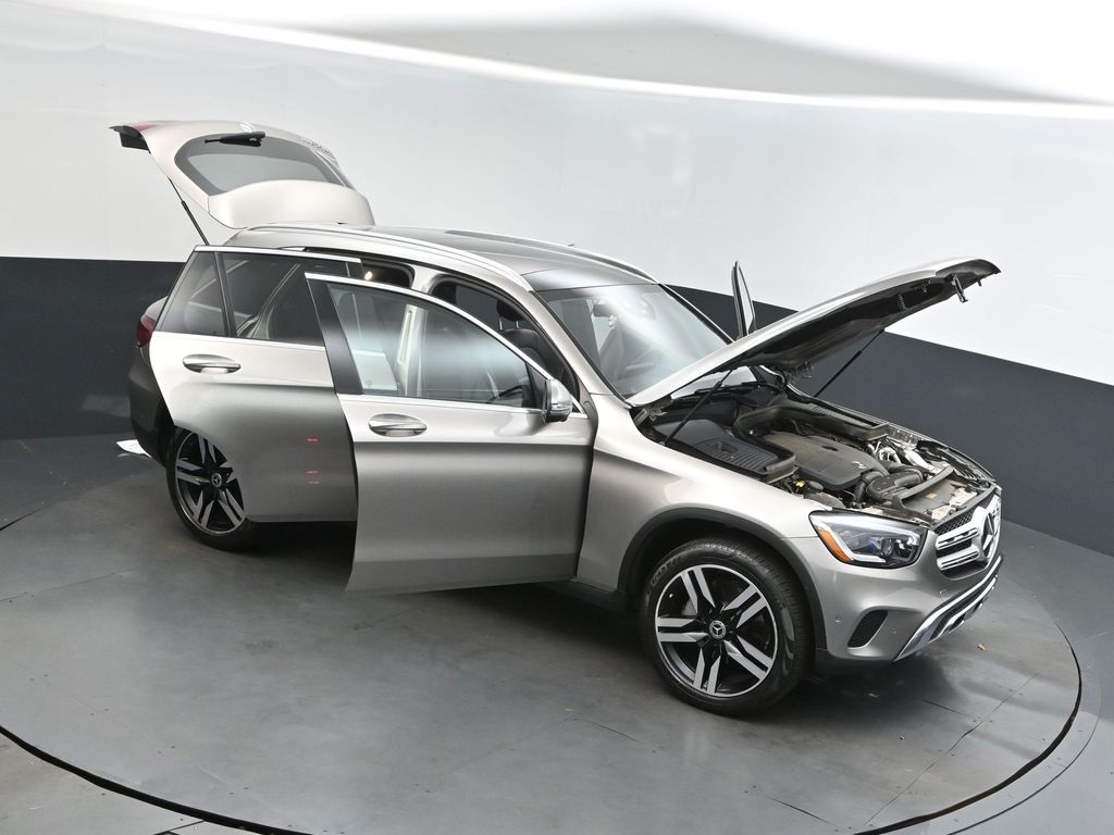 2021 Mercedes Benz GLC 300 photo 2