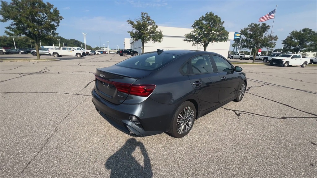 2023 Kia Forte GT-Line photo 7
