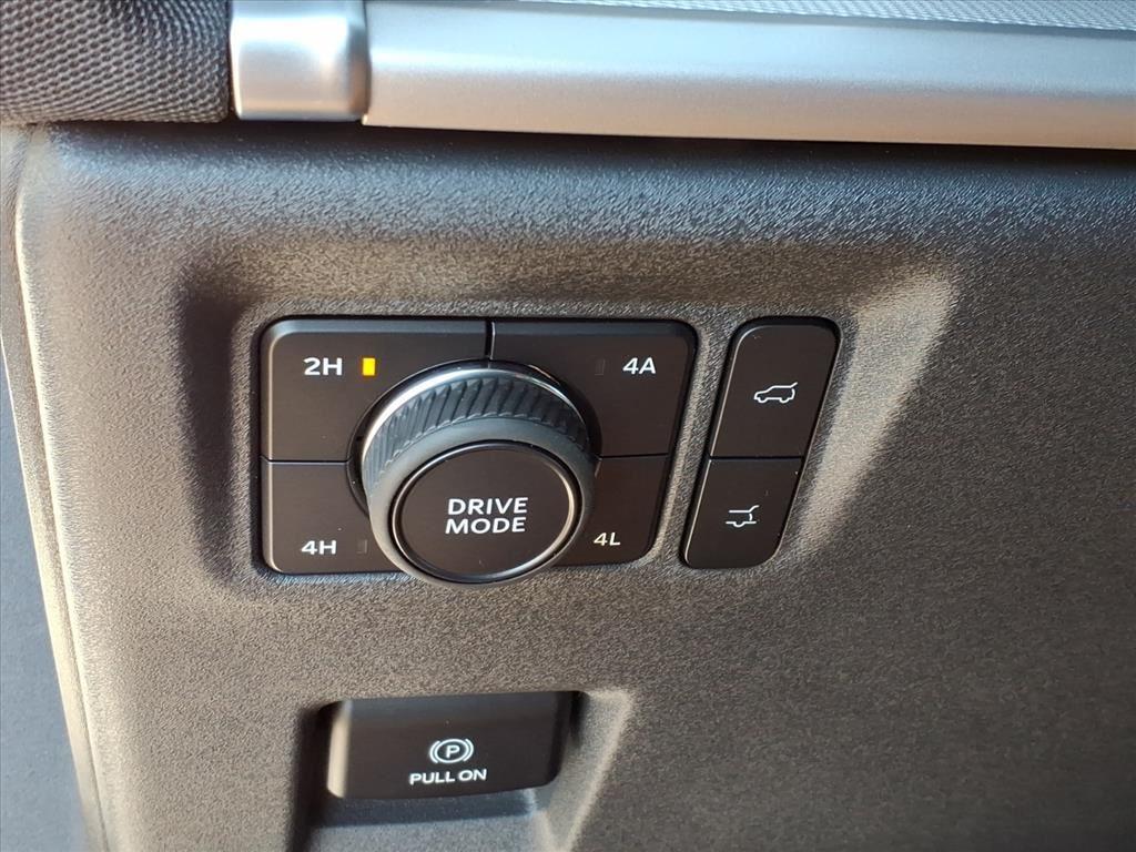 2025 Ford Expedition photo 4