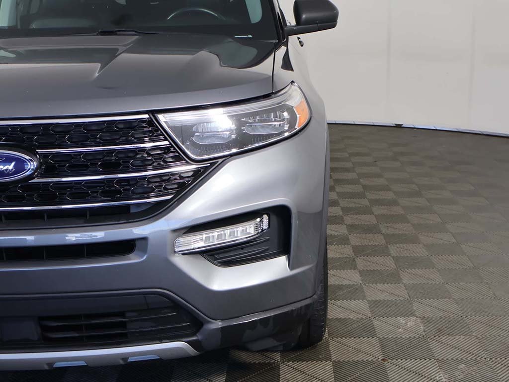 2021 Ford Explorer XLT photo 13