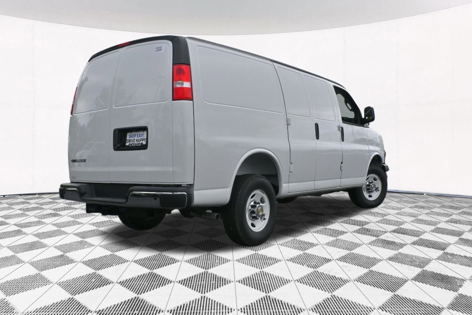 2025 Chevrolet Express Cargo Van Work photo 6