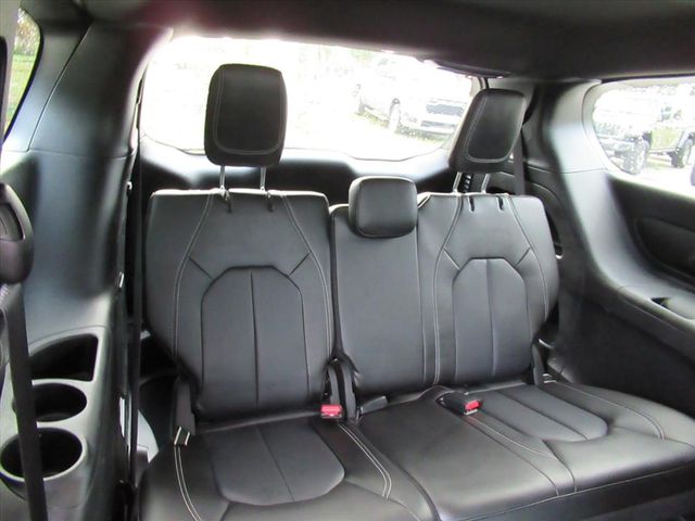 2023 Chrysler Pacifica Touring L photo 28