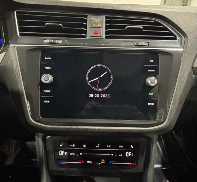 2022 Volkswagen Tiguan SE photo 3