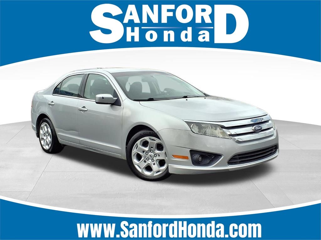 2010 Ford Fusion SE's photo