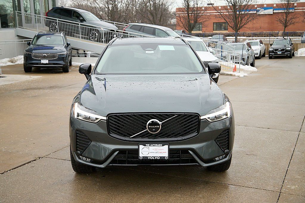 2026 VOLVO XC60 - Image 4
