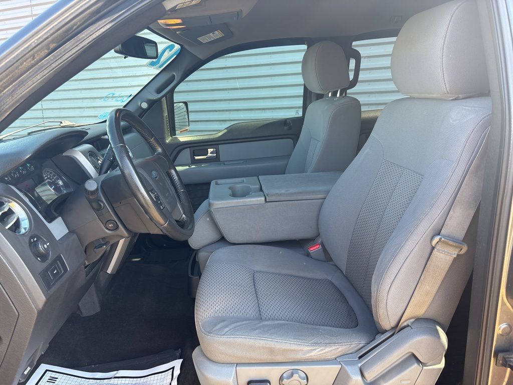 2012 Ford F-150 XLT photo 21