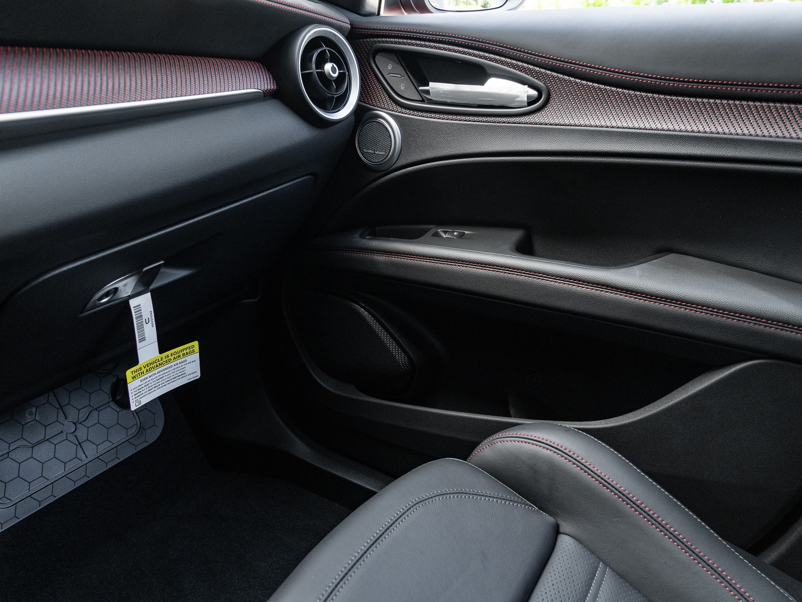2024 Alfa Romeo Stelvio Quadrifoglio photo 38