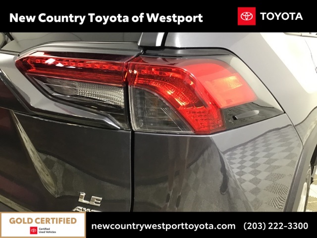 2022 Toyota RAV4 LE photo 15