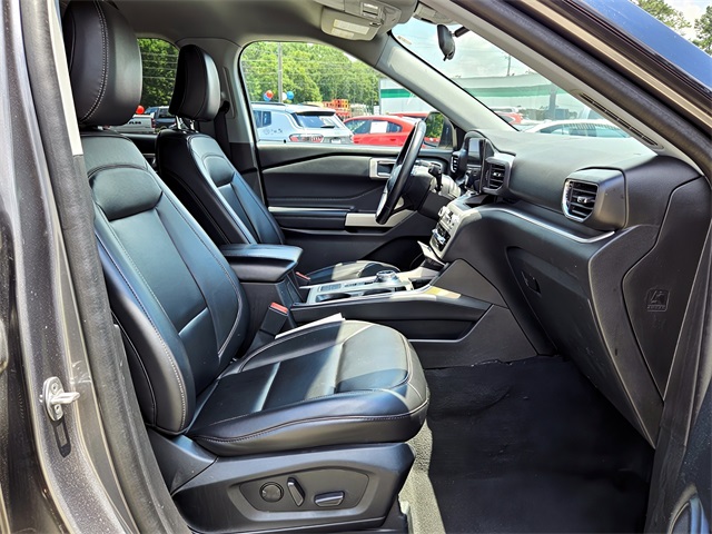 2023 Ford Explorer XLT photo 17